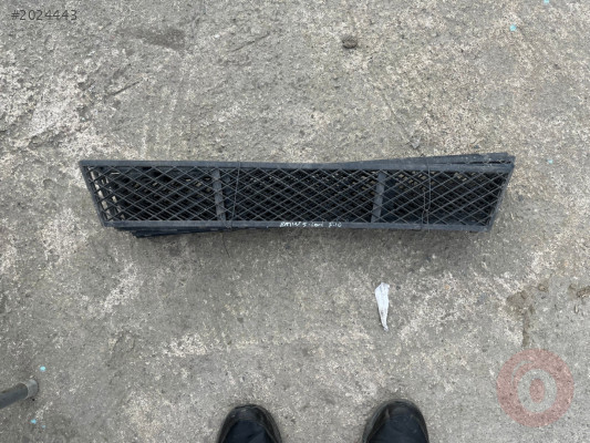 BMW 5.SERİ F10 ÖN TAMPON ORTA IZGARA