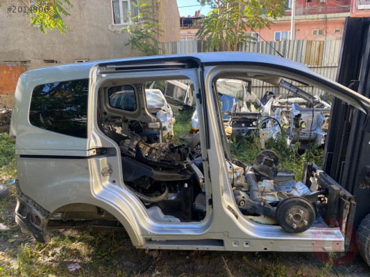 FORD COURİER KESME SAĞ ARKA ÇAMURLUK