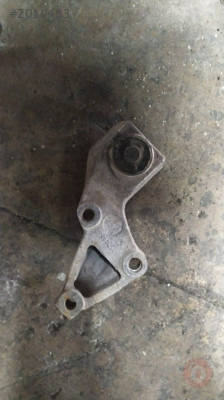 Peugeot 206 motor kulağı çıkma