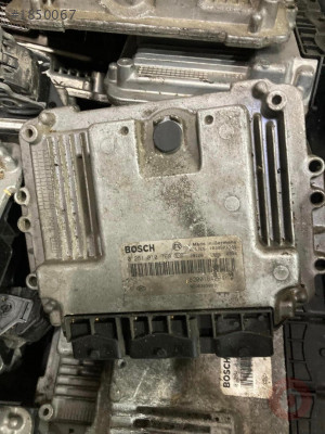 Megane , Scenic 1.9 DCI 8200184294 0281010769  MOTOR BEYNI