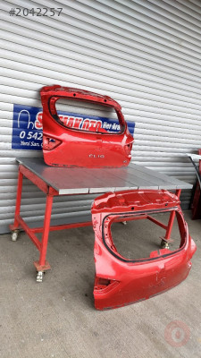 RENAULT CLIO 4 KIRMIZI ARKA BAGAJ-DÜZCE ÇIKMA