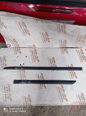 Toyota Yaris Sol Ön ve Arka Kapı Bandı 2005-2012 orj. Sıfır