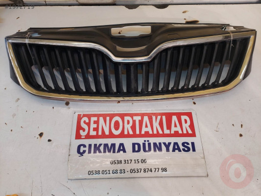 SKODA RAPİD ÖN PANJUR
