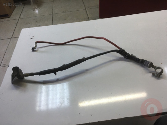 Passat b8 akü artı kablosu orjinal çıkma