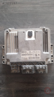 PEUGEOT 207  CİKMA MOTOR BEYNI 0261S04008 MEV17.4