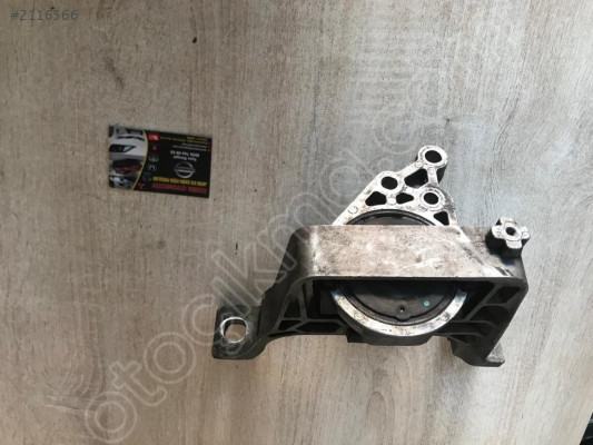 Mazda 3 Orjinal  Hatasız Üst Motor Kulağı 03-09 ÇIKMA