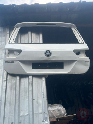 2017-2018 Volkswagen Tiguan arka bagaj kapağı çıkma