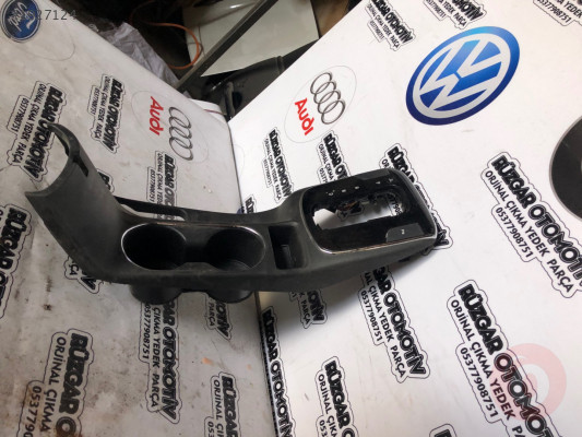 84650-A7BAD  Kia Cerato 2011 model plastik