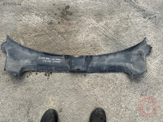 AUDI A6 ÖN PANEL ÜST KORUMA PLASTİĞİ 4F0807081 ORJİNAL