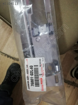 TOYOTA COROLLA ARKA PLAKA ÜSTÜ NİKALAJI