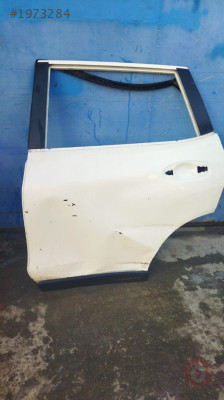 nissan Qashqai sol arka kapı