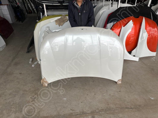 Peugeot 2008 motor kaputu beyaz orjinal çıkma