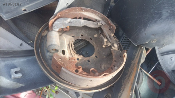 mahindra çıkma arka fren tablası