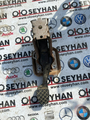 1T1721057Q volkswagen caddy 2004-11 manuel fren pedalı