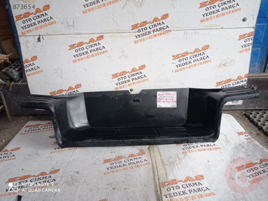 Toyota Hilux 8  Arka Tampon Etek (pet) 2015