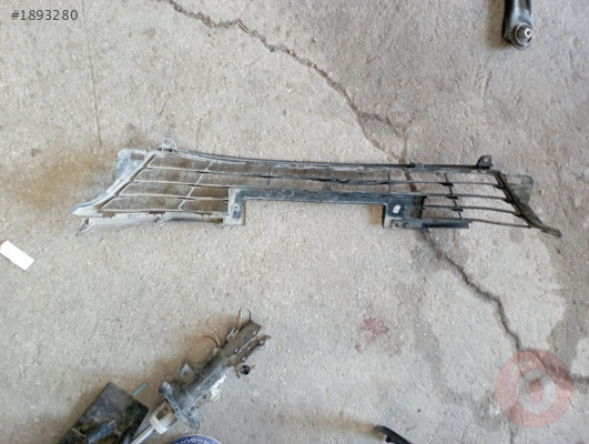 RENAULT TALİSMAN ÖN TAMPON ORTA IZGARASI