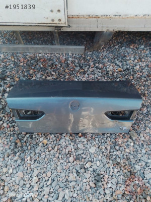 alfa romeo 156 arka bagaj kapağı