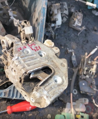 Mercedes w124sağ ön kapı kilidi