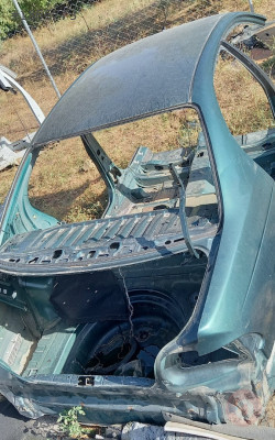 TOYOTA AVENSİS 1998 ÇIKMA ORJİNAL KESME TAVAN ARKA