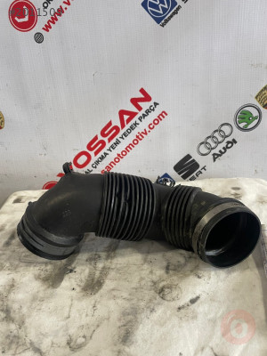 VW Golf Polo Hava Emiş Hortumu Borusu 5Q0129654G 5Q0129654