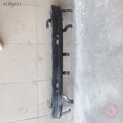 Hyundai Accent ön tampon demiri çıkma parça orjinal darbesiz
