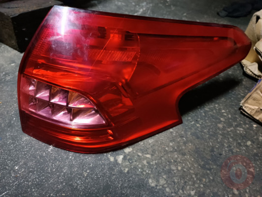 Citroen C5 SW  çıkma orjinal sağ arka stop lambası