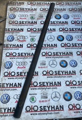 2K0853516E volkswagen caddy 2008 sağ ön kapı bandı