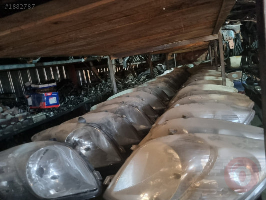 01-03 TOYOTA VERSO SAĞ ÖN FAR ÇAVUŞOĞLU TOYOTA