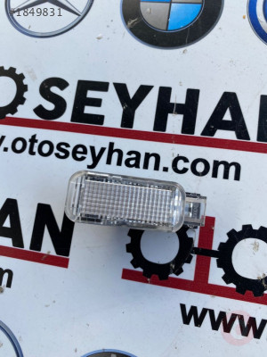 3B0947415E audi a3 2020 kapı kartonu alt lambası