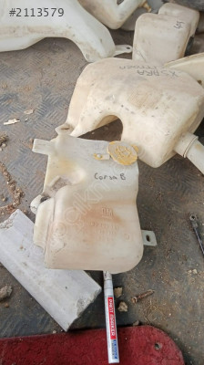 Corsa b silecek su bidonu çıkma