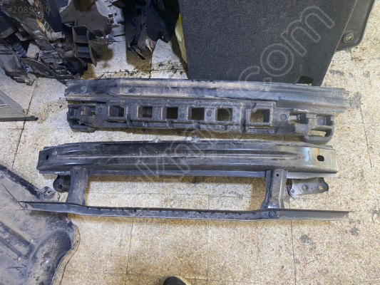 2010 VW PASSAT ÖN VE ARKA TAMPON DEMİRİ ORJ ÇIKMA