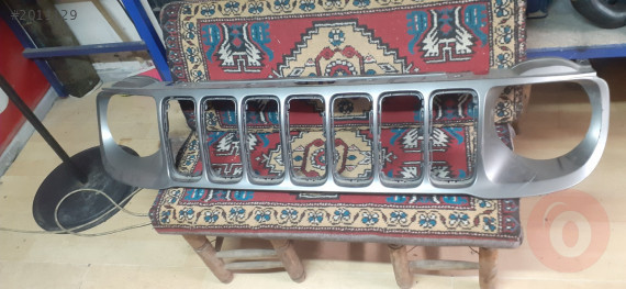 Rena Gate Jeep Ön Panjur Orjinal Çıkma
