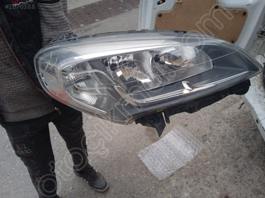 Fiat Doblo 4 sağ ön far