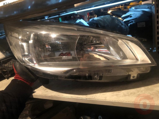 FORD KUGA SAĞ ÖN FAR