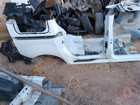 Ford courier sağ arka çamurluk Beyaz