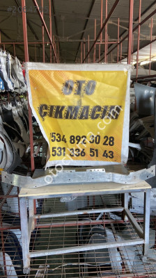 Bmw 1 serisi f40 ön tampon demiri