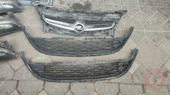 OPEL ASTRA J ÖN TAMPON ORTA IZGARA ÇIKMA ORJİNAL YEDEK PARÇA