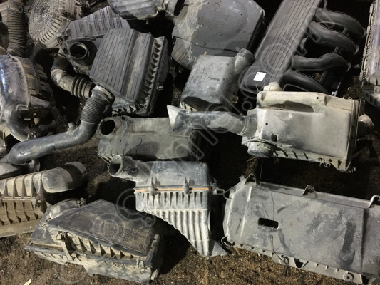 Mazda 323 1991 HB Hava Filtre Kutusu