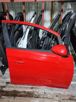 opel corsa e sağ ön kapı kırmızı