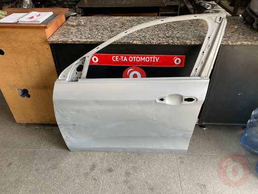 FİAT EGEA SOL ÖN KAPI ÇIKMA ORJİNAL GRİ