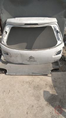Citröen c 3  çıkma bagaj kapağı az hasarlı
