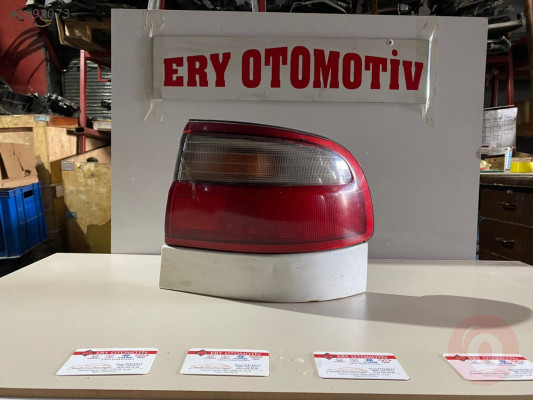 91 94 TOYOTA COROLLA ÇIKMA ARKA SAĞ STOP