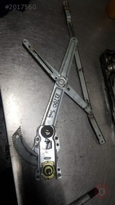 Mazda E2200 sağ cam krikosu manuel çıkma