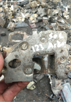 Mercedes 123  sol arka kapı kilidi