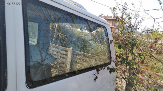 vw transporter t4 çıkma sol arka sabit cam