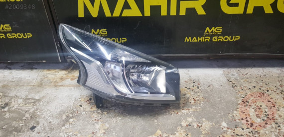 RENAULT TRAFİC 3 SAĞ FAR