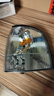 FORD RANGER SAĞ ÖN SİNYAL LAMBASI 2002/2005 ARASI