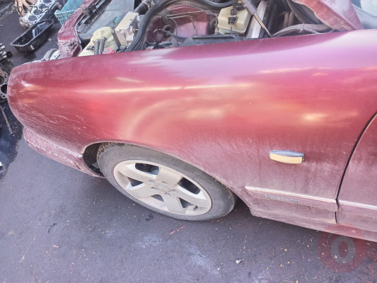 Mercedes e200 sol çamurluk çıkma parça