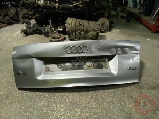 AUDİ A4 BAGAJ KAPAĞI
