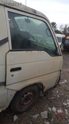 1998 model nissan urvan 2.5 çıkma sağ ön kapı